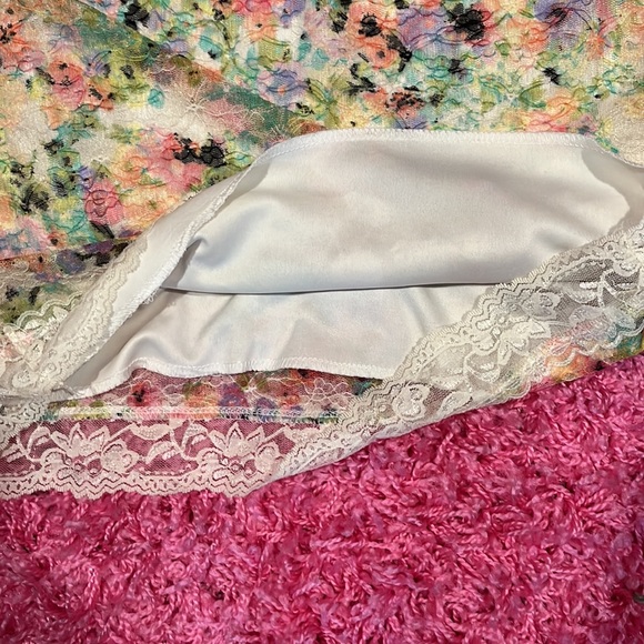 Floral Lace Camisole - Picture 3 of 6